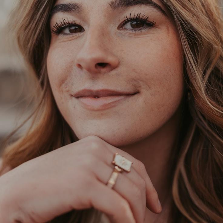 Portrait of Mira Shah meditation instructor